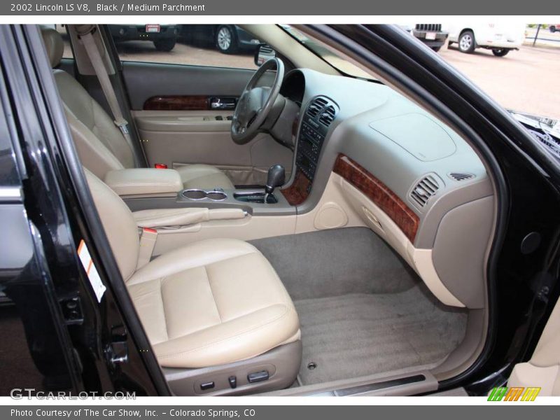 Black / Medium Parchment 2002 Lincoln LS V8