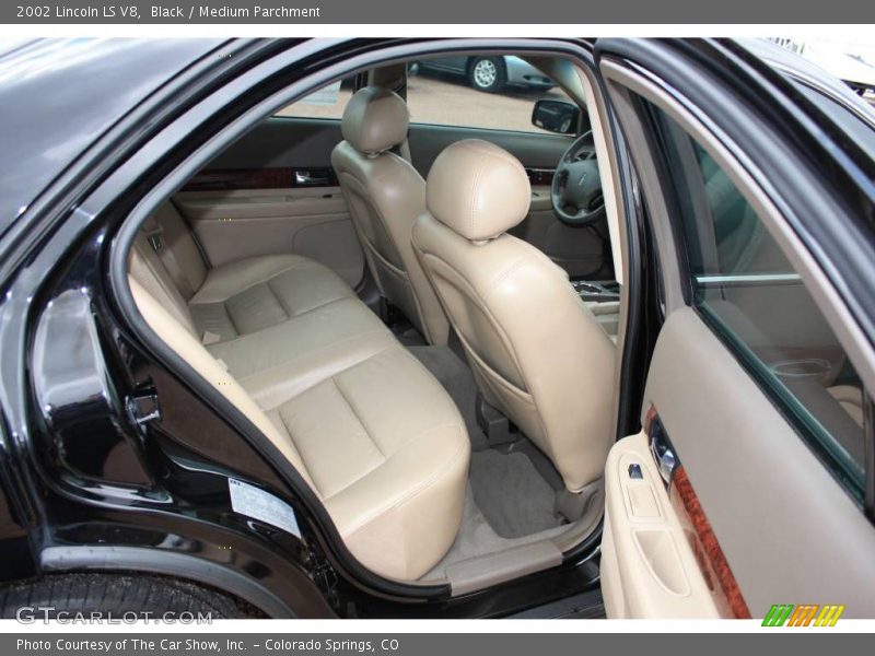 Black / Medium Parchment 2002 Lincoln LS V8