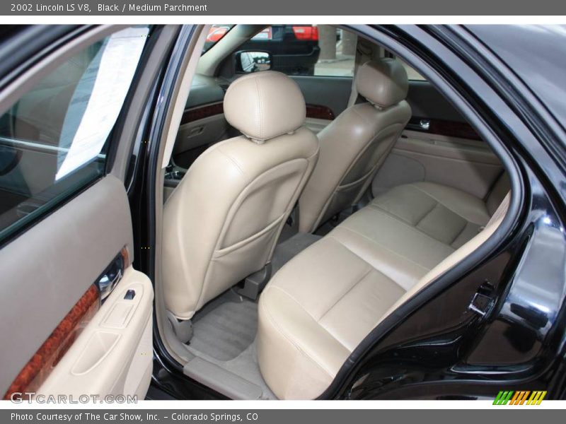 Black / Medium Parchment 2002 Lincoln LS V8