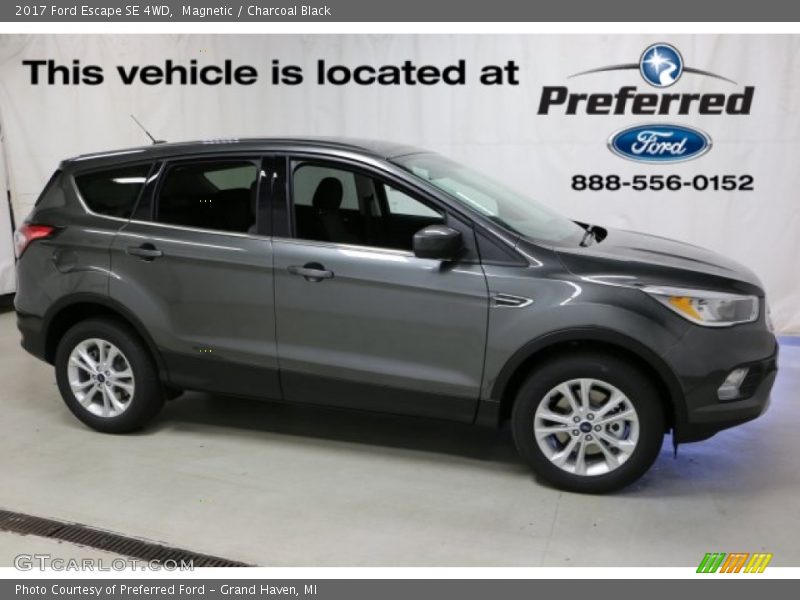 Magnetic / Charcoal Black 2017 Ford Escape SE 4WD