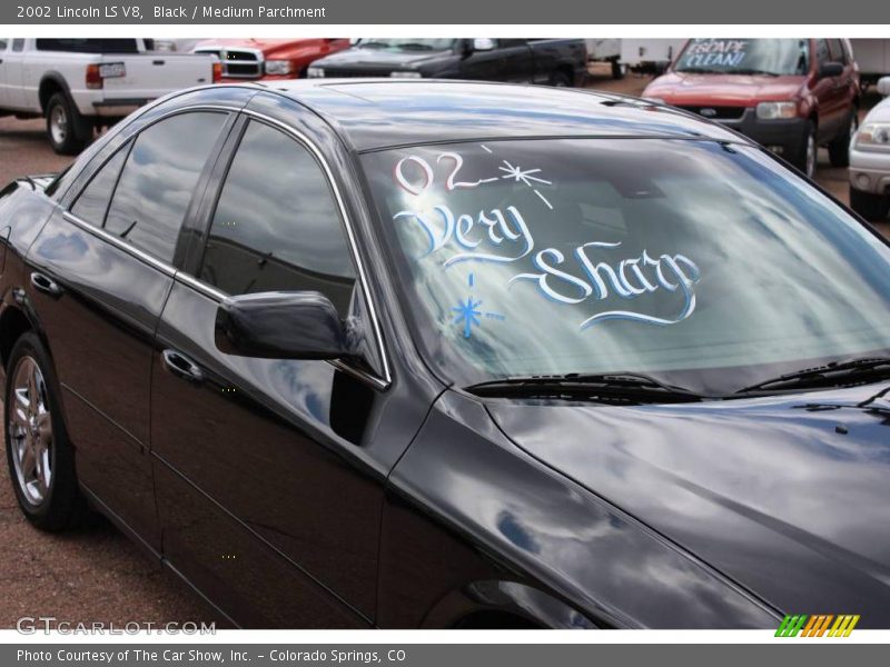 Black / Medium Parchment 2002 Lincoln LS V8