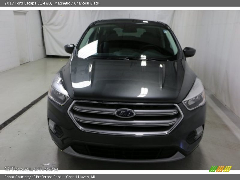 Magnetic / Charcoal Black 2017 Ford Escape SE 4WD