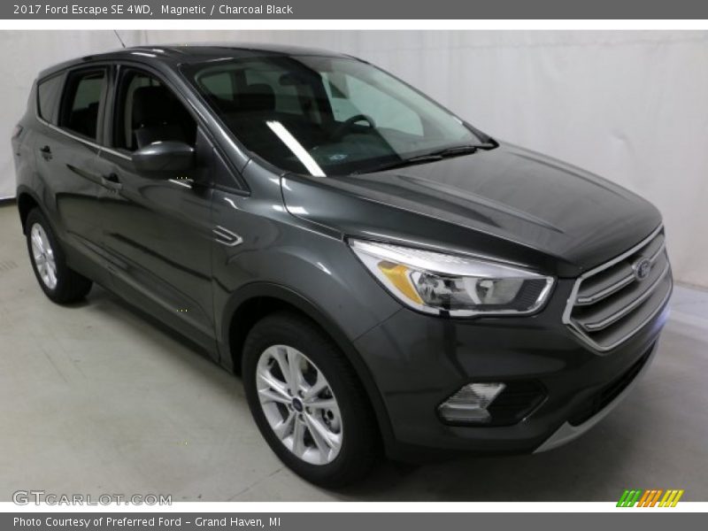 Magnetic / Charcoal Black 2017 Ford Escape SE 4WD