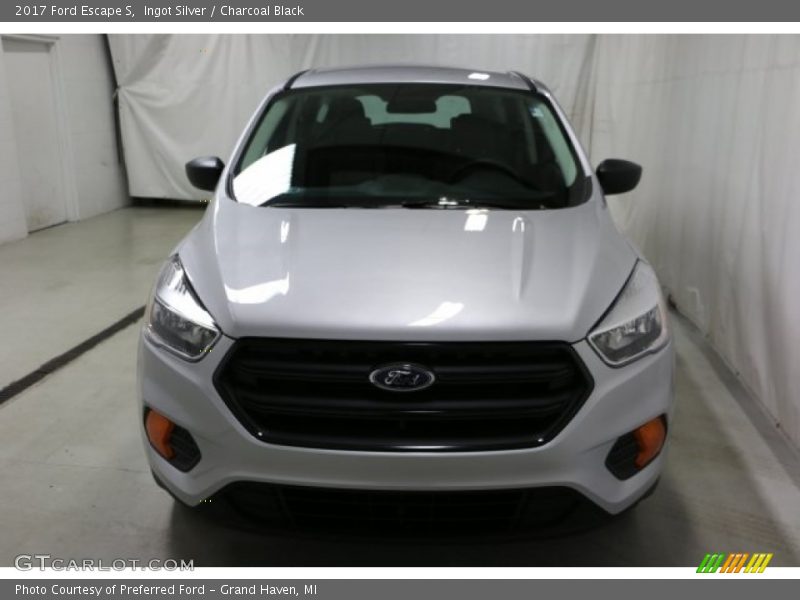 Ingot Silver / Charcoal Black 2017 Ford Escape S