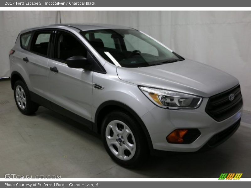 Ingot Silver / Charcoal Black 2017 Ford Escape S