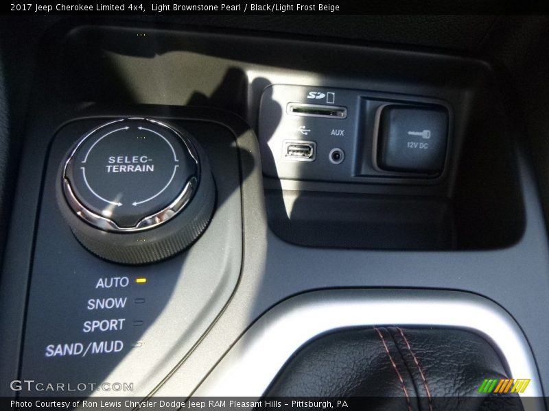 Light Brownstone Pearl / Black/Light Frost Beige 2017 Jeep Cherokee Limited 4x4