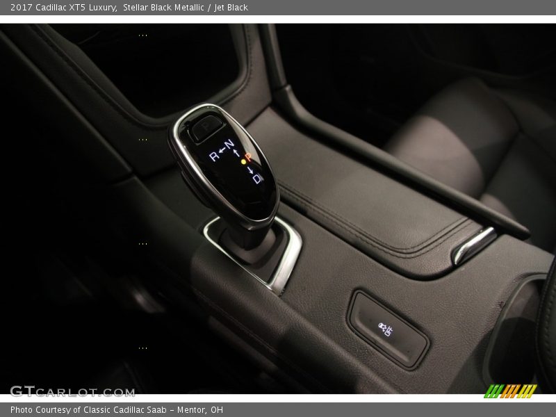 Stellar Black Metallic / Jet Black 2017 Cadillac XT5 Luxury