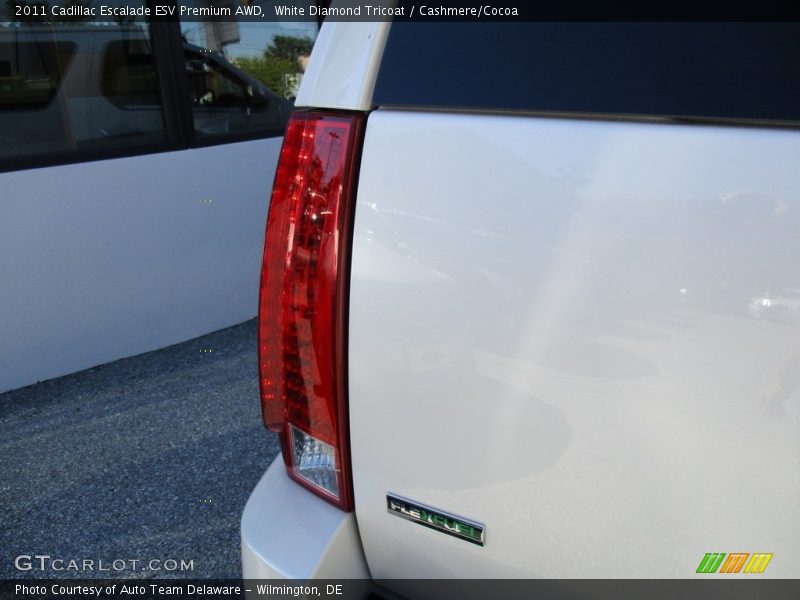 White Diamond Tricoat / Cashmere/Cocoa 2011 Cadillac Escalade ESV Premium AWD