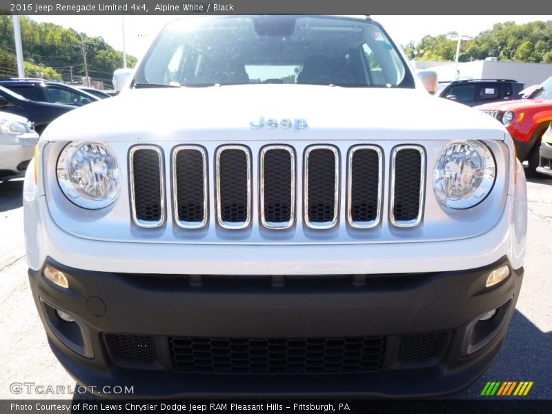 Alpine White / Black 2016 Jeep Renegade Limited 4x4