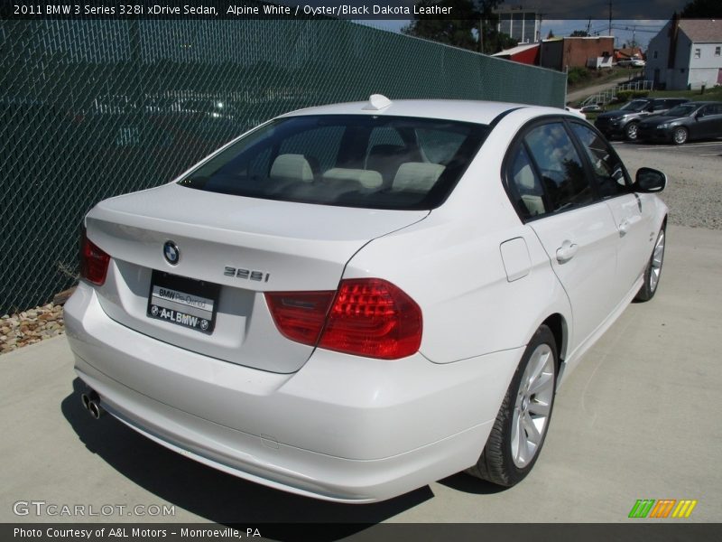 Alpine White / Oyster/Black Dakota Leather 2011 BMW 3 Series 328i xDrive Sedan