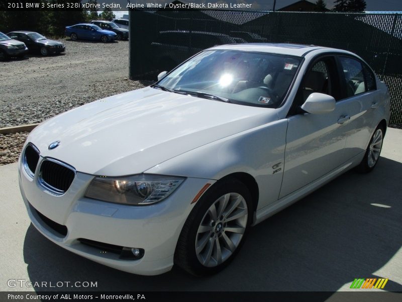 Alpine White / Oyster/Black Dakota Leather 2011 BMW 3 Series 328i xDrive Sedan