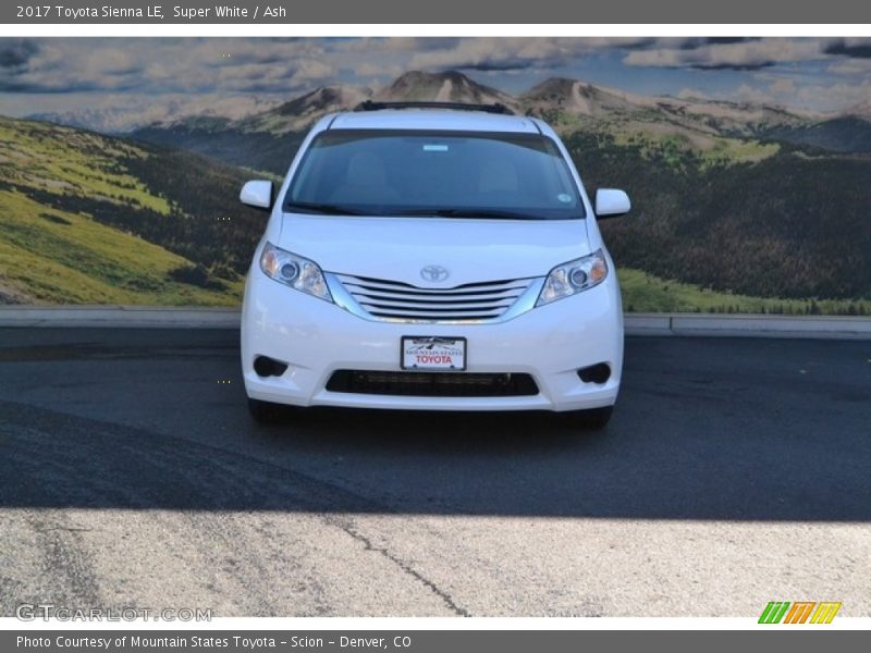 Super White / Ash 2017 Toyota Sienna LE
