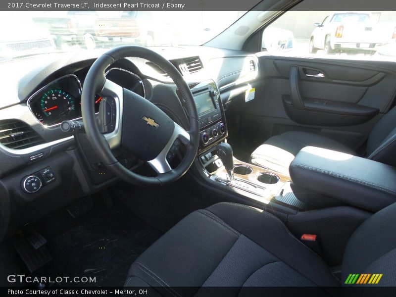 Iridescent Pearl Tricoat / Ebony 2017 Chevrolet Traverse LT