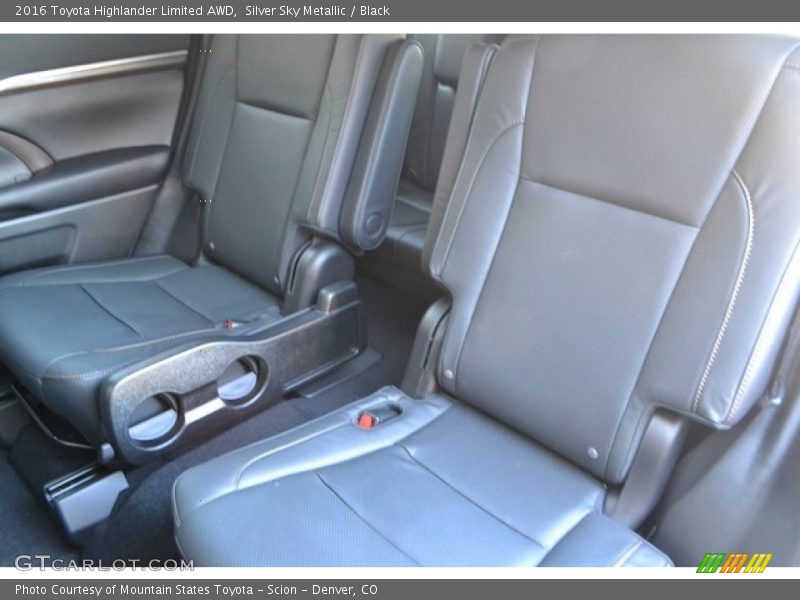 Silver Sky Metallic / Black 2016 Toyota Highlander Limited AWD