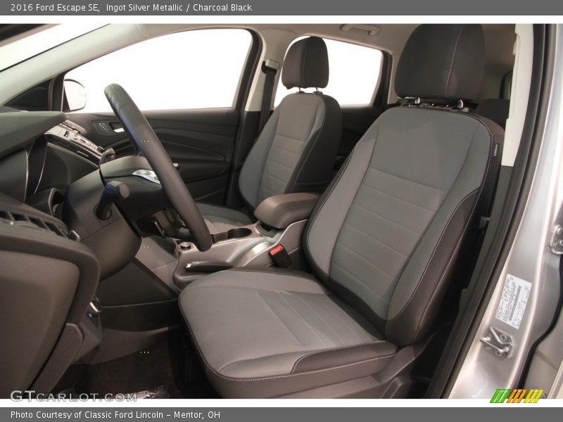 Ingot Silver Metallic / Charcoal Black 2016 Ford Escape SE