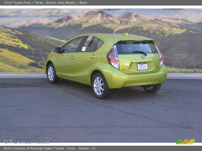 Electric Lime Metallic / Black 2016 Toyota Prius c Three