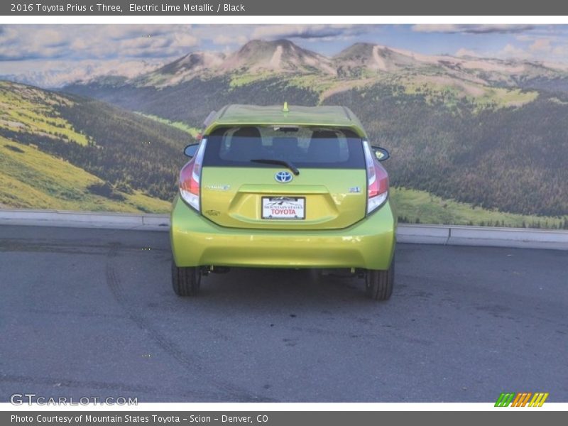 Electric Lime Metallic / Black 2016 Toyota Prius c Three