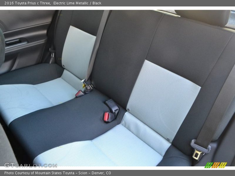 Electric Lime Metallic / Black 2016 Toyota Prius c Three