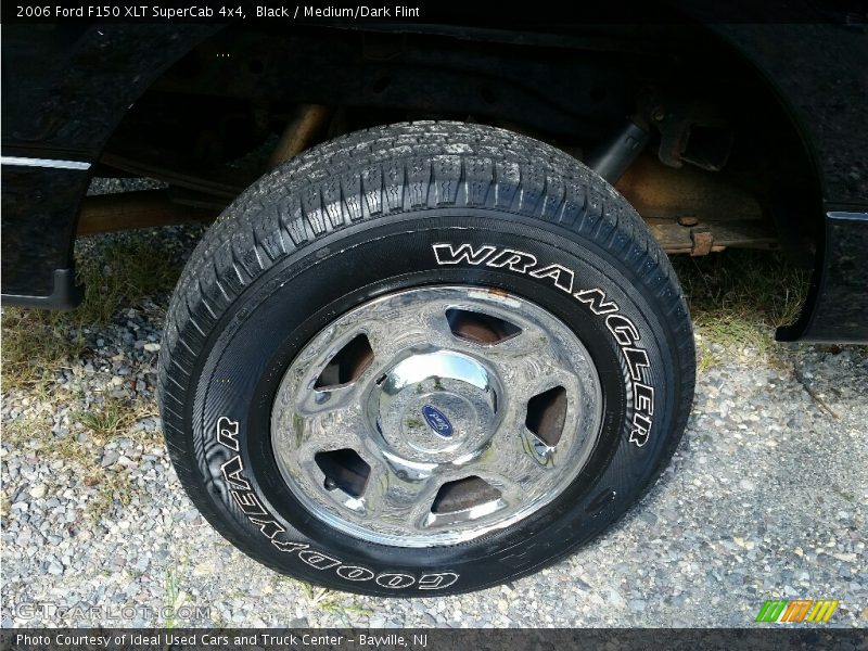 Black / Medium/Dark Flint 2006 Ford F150 XLT SuperCab 4x4