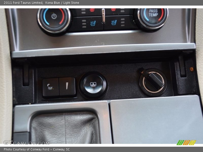 Kona Blue / Light Stone 2011 Ford Taurus Limited