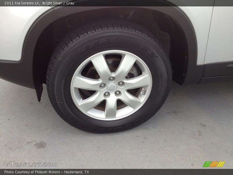 Bright Silver / Gray 2011 Kia Sorento LX