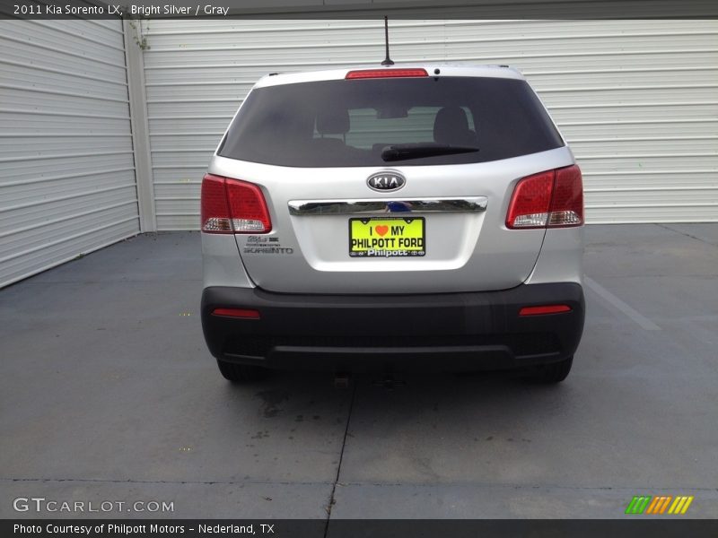 Bright Silver / Gray 2011 Kia Sorento LX