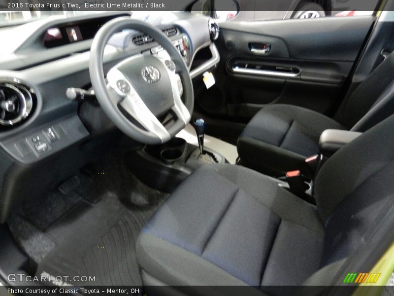 Electric Lime Metallic / Black 2016 Toyota Prius c Two