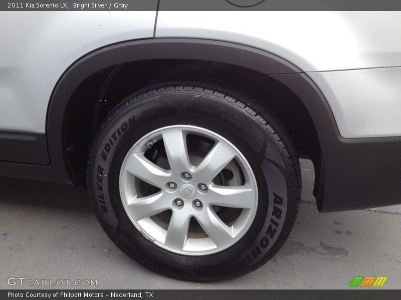 Bright Silver / Gray 2011 Kia Sorento LX