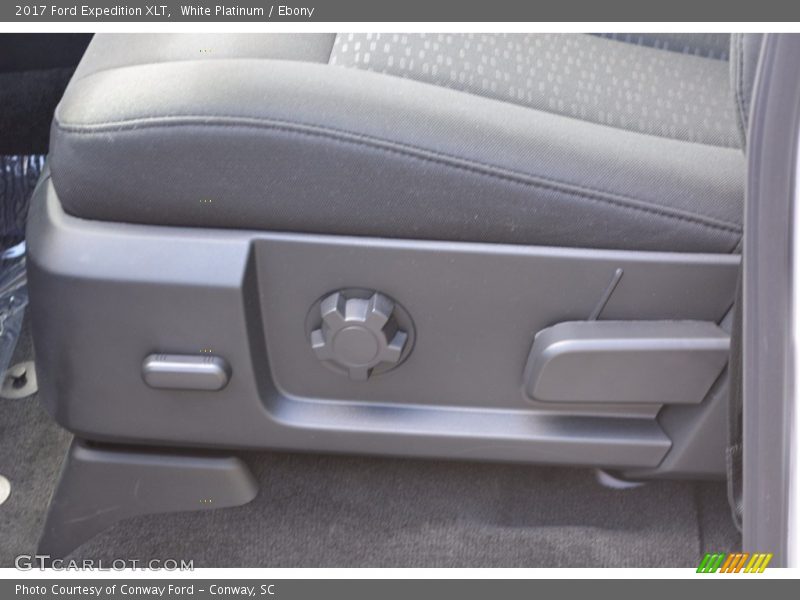 White Platinum / Ebony 2017 Ford Expedition XLT
