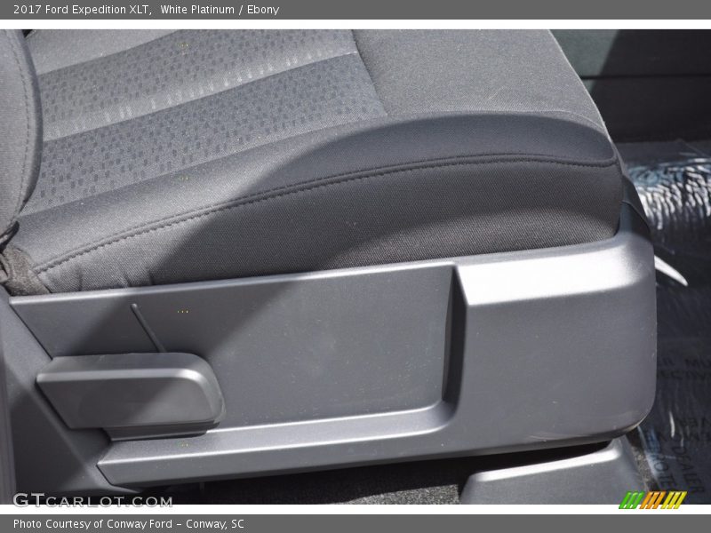 White Platinum / Ebony 2017 Ford Expedition XLT