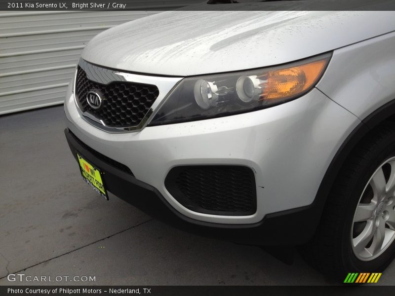 Bright Silver / Gray 2011 Kia Sorento LX