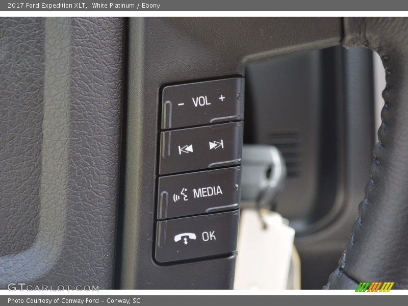 White Platinum / Ebony 2017 Ford Expedition XLT
