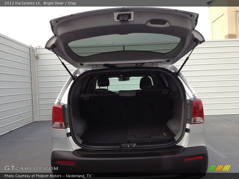 Bright Silver / Gray 2011 Kia Sorento LX