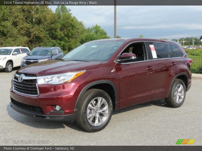 Front 3/4 View of 2016 Highlander LE Plus