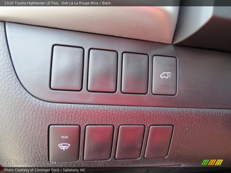 Ooh La La Rouge Mica / Black 2016 Toyota Highlander LE Plus