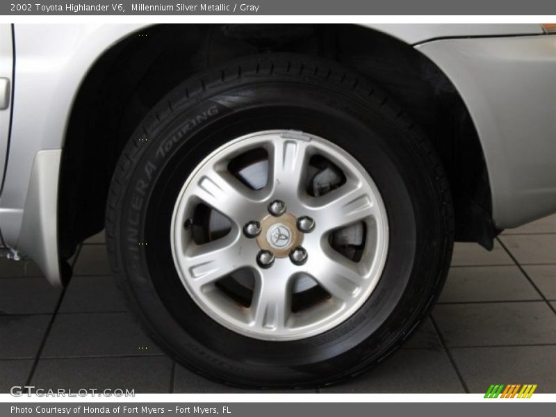 Millennium Silver Metallic / Gray 2002 Toyota Highlander V6