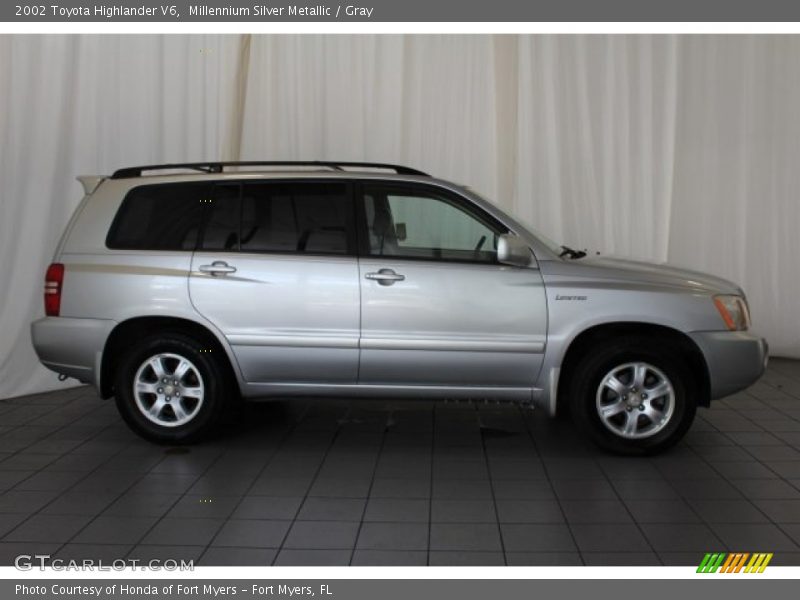 Millennium Silver Metallic / Gray 2002 Toyota Highlander V6