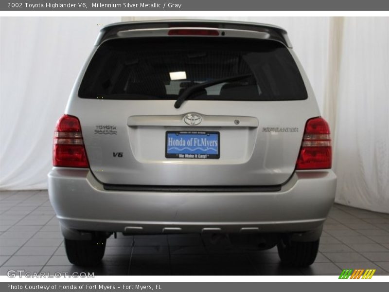 Millennium Silver Metallic / Gray 2002 Toyota Highlander V6