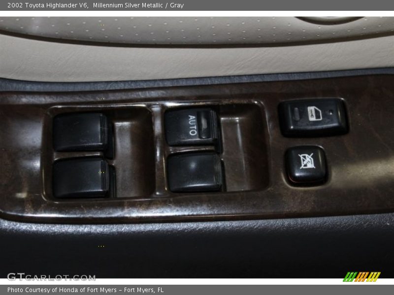 Millennium Silver Metallic / Gray 2002 Toyota Highlander V6