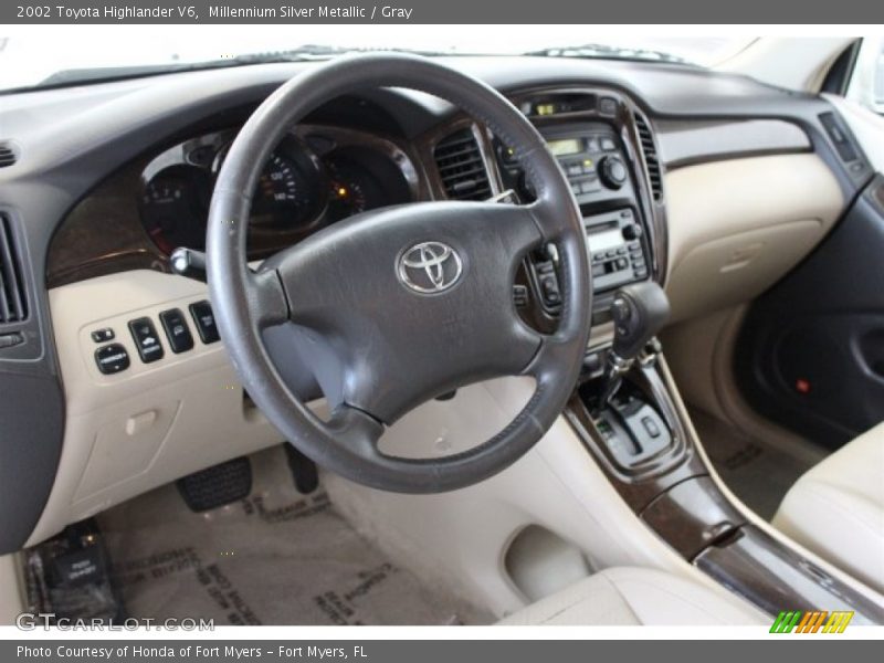 Millennium Silver Metallic / Gray 2002 Toyota Highlander V6