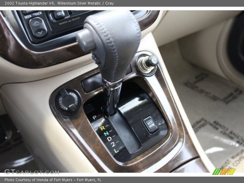 Millennium Silver Metallic / Gray 2002 Toyota Highlander V6