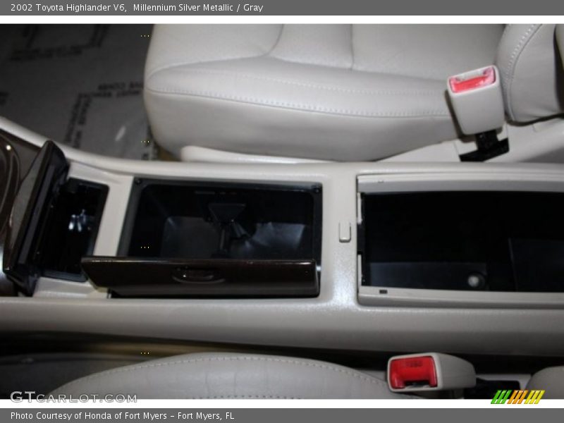 Millennium Silver Metallic / Gray 2002 Toyota Highlander V6