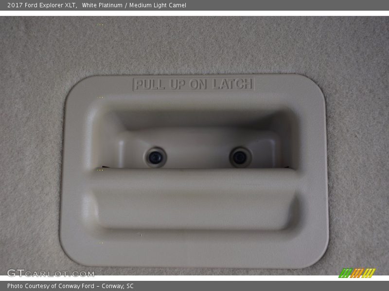 White Platinum / Medium Light Camel 2017 Ford Explorer XLT