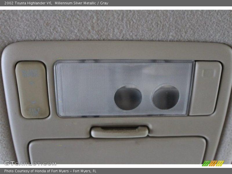 Millennium Silver Metallic / Gray 2002 Toyota Highlander V6