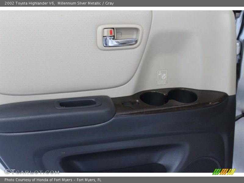 Millennium Silver Metallic / Gray 2002 Toyota Highlander V6