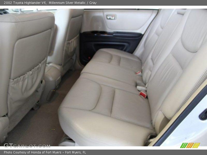 Millennium Silver Metallic / Gray 2002 Toyota Highlander V6