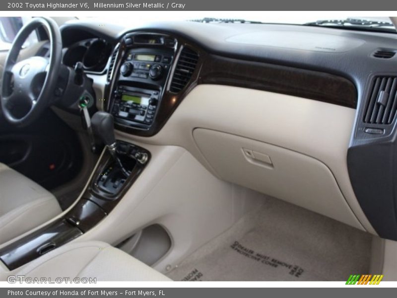 Millennium Silver Metallic / Gray 2002 Toyota Highlander V6