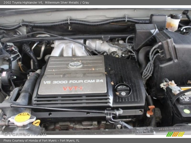 Millennium Silver Metallic / Gray 2002 Toyota Highlander V6