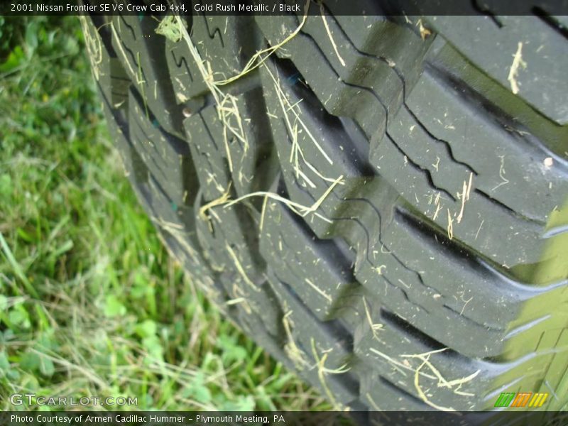Gold Rush Metallic / Black 2001 Nissan Frontier SE V6 Crew Cab 4x4