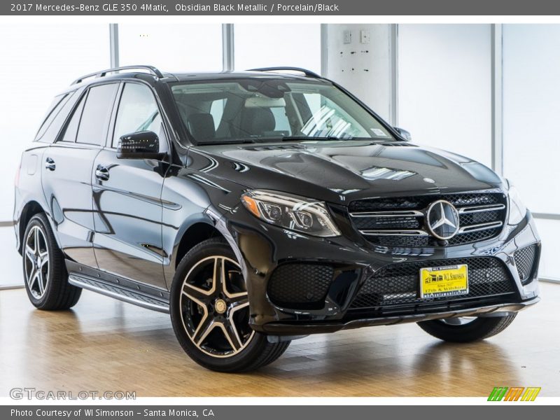 Front 3/4 View of 2017 GLE 350 4Matic